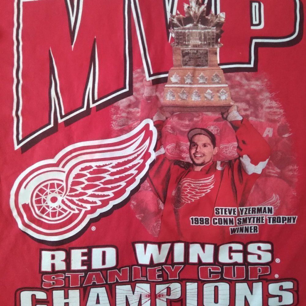 Vintage Steve Yzerman 1998 MVP Red Wing Champions T-Shirt